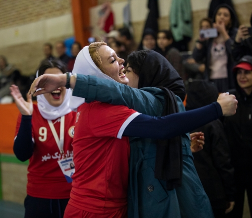 قهرمانی تیم هلدینگ عظام در اولین دوره‌ی مسابقات فوتسال زنان عظام 103