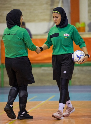 قهرمانی تیم هلدینگ عظام در اولین دوره‌ی مسابقات فوتسال زنان عظام 11