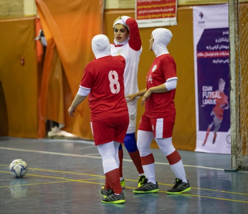 قهرمانی تیم هلدینگ عظام در اولین دوره‌ی مسابقات فوتسال زنان عظام 29