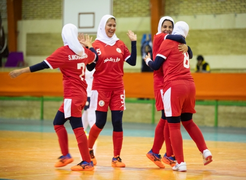 قهرمانی تیم هلدینگ عظام در اولین دوره‌ی مسابقات فوتسال زنان عظام 9