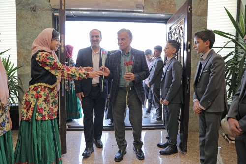 حضور عباس ایروانی در افتتاح پروژه های مسئولیت اجتماعی عظام 39