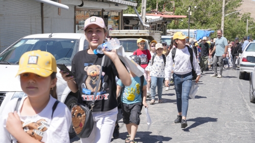 برگزاری رادیو عظام خانواده برای فرزندان کارکنان پیستون 72