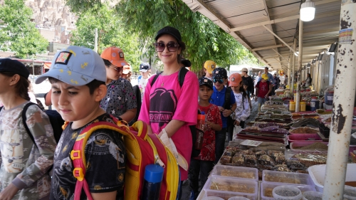 برگزاری رادیو عظام خانواده برای فرزندان کارکنان پیستون 83