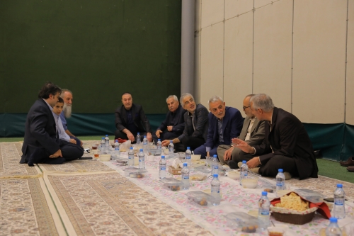 حضور اعضای کانون مهر عظام اسلامشهر در مراسم افطاری هلدینگ عظام 15