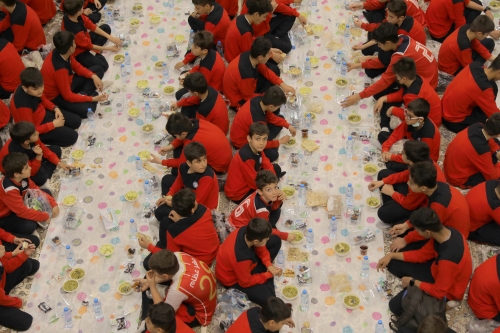حضور اعضای کانون مهر عظام اسلامشهر در مراسم افطاری هلدینگ عظام 64