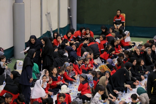 حضور اعضای کانون مهر عظام اسلامشهر در مراسم افطاری هلدینگ عظام 78