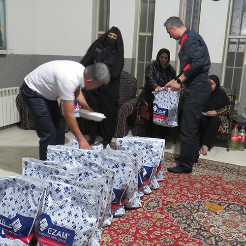 توزیع غذا در کرمان توسط گروه مدیریت بازار