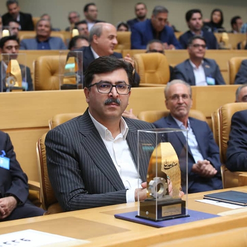 فرآوری و ساخت شرکت برتر در روز صنعت و معدن