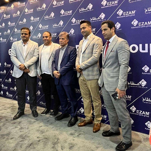 دیدار عباس ایروانی با نمایندگان فروش در نمایشگاه