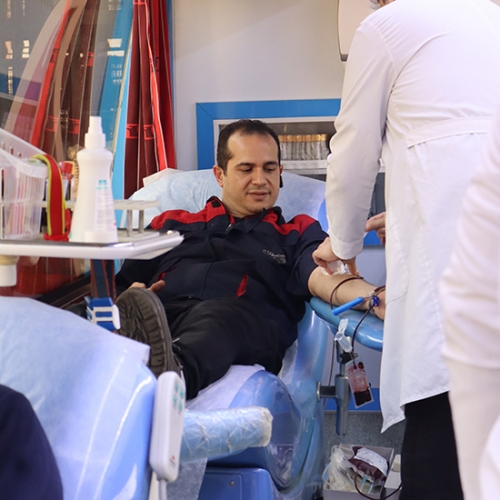مشارکت پرسنل پایاکلاچ در اهدای خون